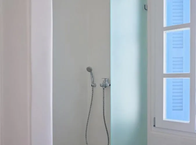 Retreat - The Door * Πάρος